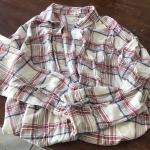 Button down flannel long sleeves shirt